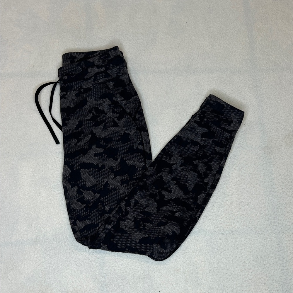 Women’s Lululemon Athletica Black Camouflage Joggers